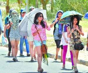 Hot Weather in Chandigarh, Temperature is 44
