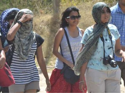 How to be Safe from Sunburn in Summers