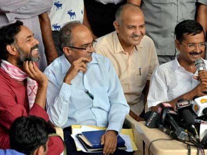 AAP asked five question to the LG og delhi.
