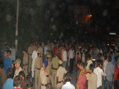 ips officer beats sp leader