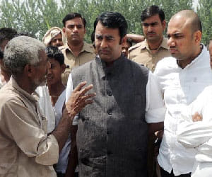 bjp mla sangeet som threaten kotwal