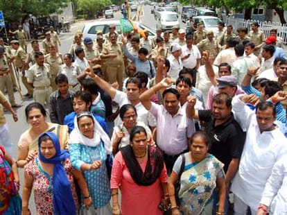 BJP closes district today against vijay pandit murder case