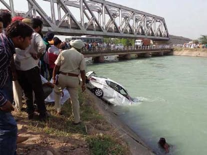 car fell into the Bhakra canal,  3 deaths