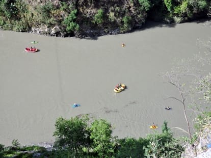The fifth body was found the next day in search operations