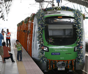 mumbai metro train
