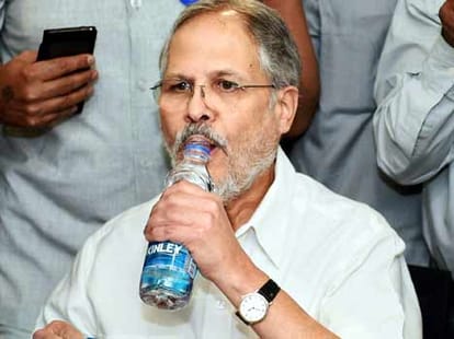 LG Najeeb Jung will discuss govt formation with parties.