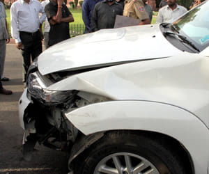 bjp mp pravesh verma's car hits uma bharti's escort gypsy