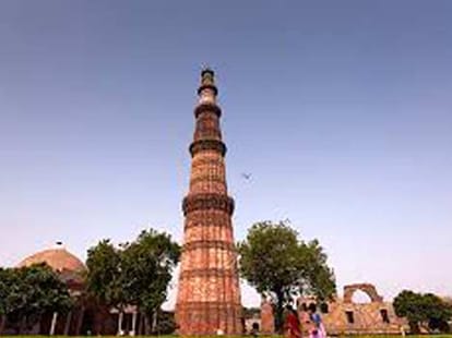 earthquakes and storms can effect qutub minar