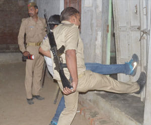 firing in mosque in meerut