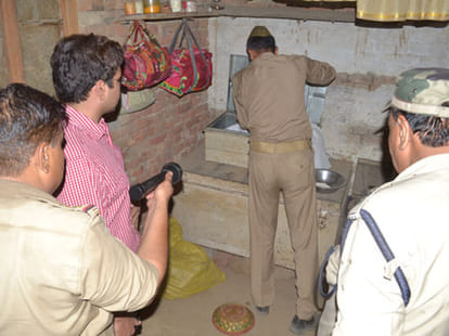 firing in mosque in meerut