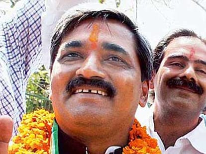 bjp leader started campaigning for delhi cm post