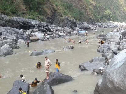 Mandi Incident: search operations trounced Himachal government