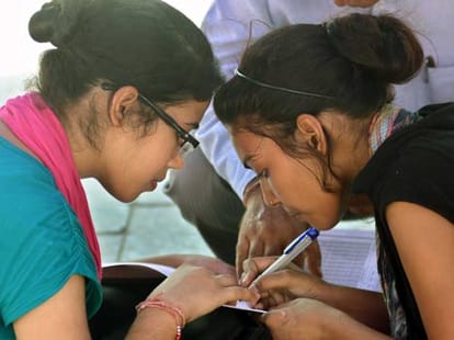 delhi university is demanding undertaking on fyup 