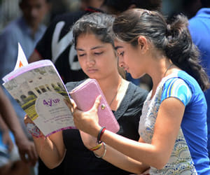 sol students of du university facing new problem 