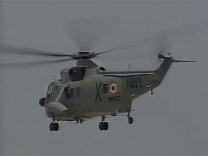 Narendra modi reached on submarine ins vikramaditya