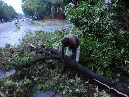 three died due to rain and gale