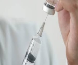 una : reaction from injection, woman unable to speak