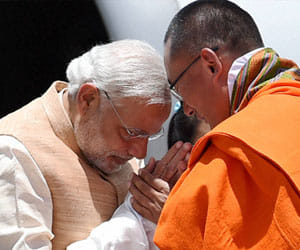 pm narendra modi warmly welcomed in bhutan