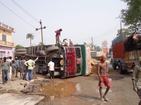 road accident in dehradun