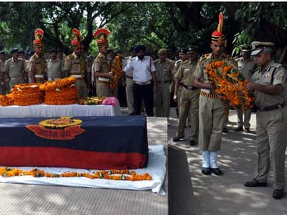 Road rage in Delhi: traffic police constable mowed down, cops pay tribute
