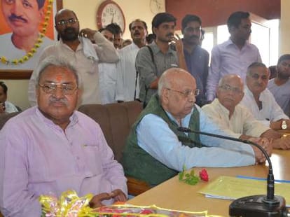 opposition made ruckus in vidhanparishad