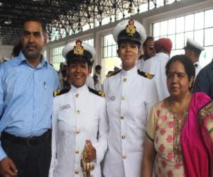 two sister of solan got posting as Lieutenant and sub Lieutenant