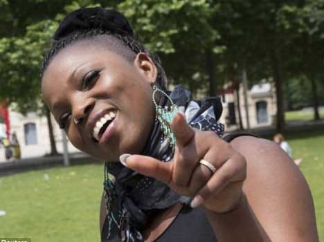 women who sang while she was being operated