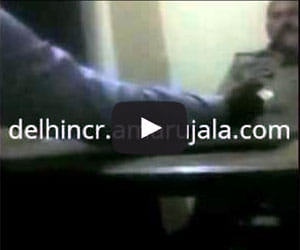BJP Leader Vijay Pandit Murder Case: SI taking bribe in Dadri Greater Noida