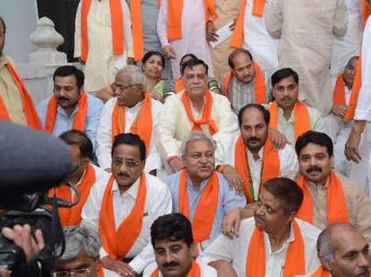 high voltage drama in assembly of uttar pradesh
