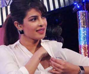Shahrukh Khan watches Priyanka Chopra's 'mary kom'