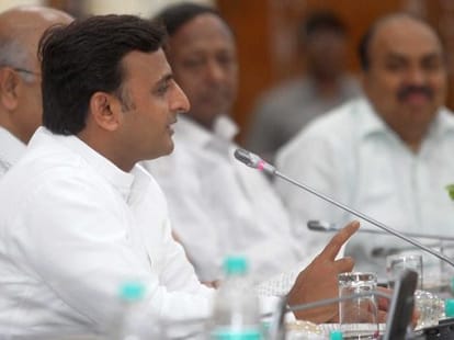 akhilesh to give facilities to lawyers