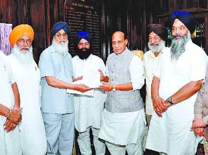 tough stance of Punjab CM Badal against HSGPC, 6 reason