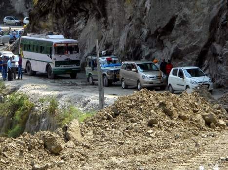 badrinath highway block for four hours