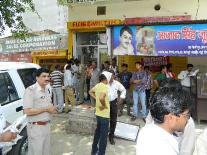  firing between Liquor mafia and contractors, 3 injured