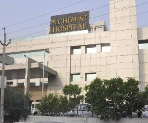 raid of income tax on five locations of Alchemist group