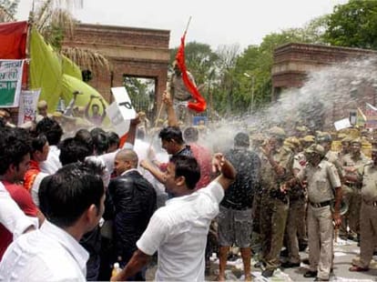 Congress protest for rail fare hike