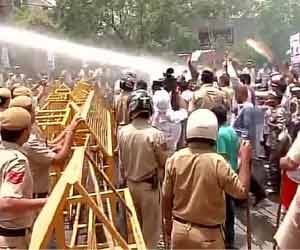 Congress protest for rail fare hike