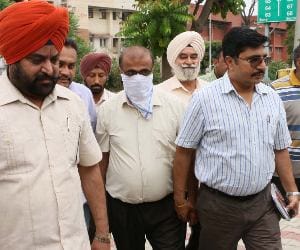 MARKFED account officer caught in bribe