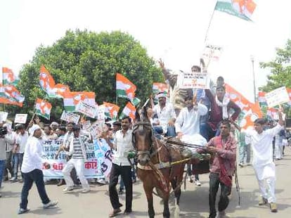 ruckus on vande matram in up vidhansabha