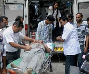 bus and bike plunges into gorge near mandi, three died