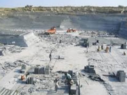 Mining prevent officers from crushed!