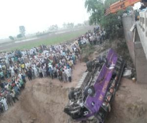 big road accident near kaithal, three killed, 30 injured
