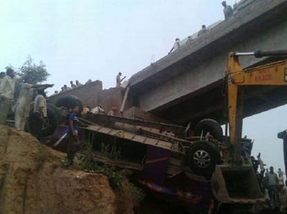 big road accident near kaithal, three killed, 30 injured