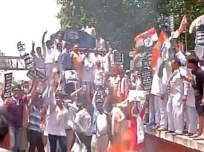 Congress protest in Delhi against rail fare hike