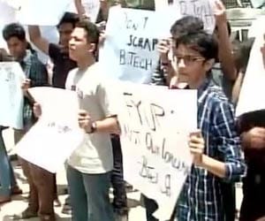 UGC asks DU to continue 4 year btech course