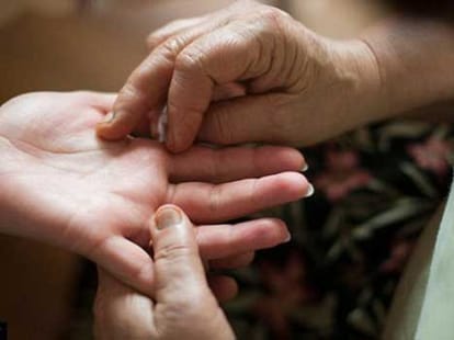 lucky fate line in palmistry