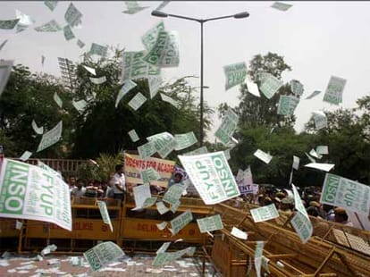 five treachers lost their job in delhi university