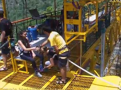 three girls did bungee jumping at a height of 83 meters