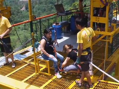 three girls did bungee jumping at a height of 83 meters
