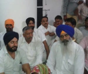 Protest Against Nagar Nigam Chief Engineer by Congress